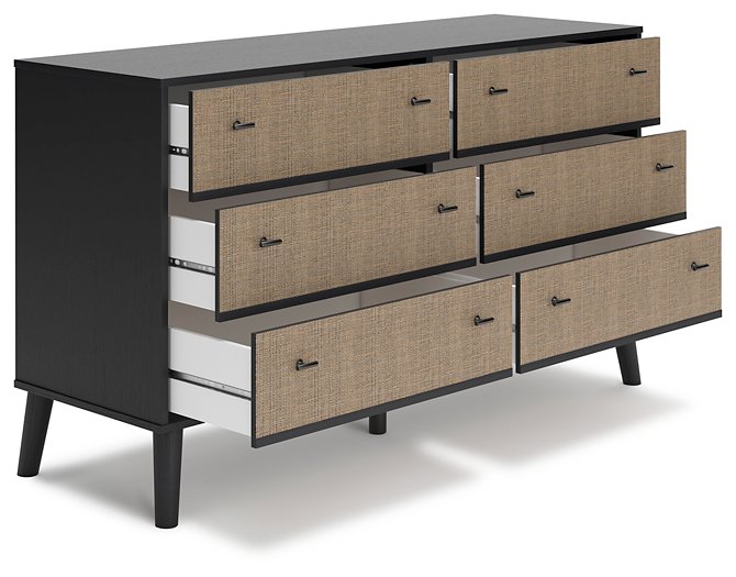 Charlang Dresser